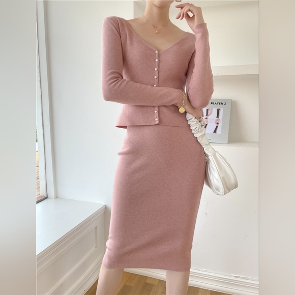 2-piece pink sweater set, long sleeve sweater top + midi sweater skirt - Picture 7 of 11